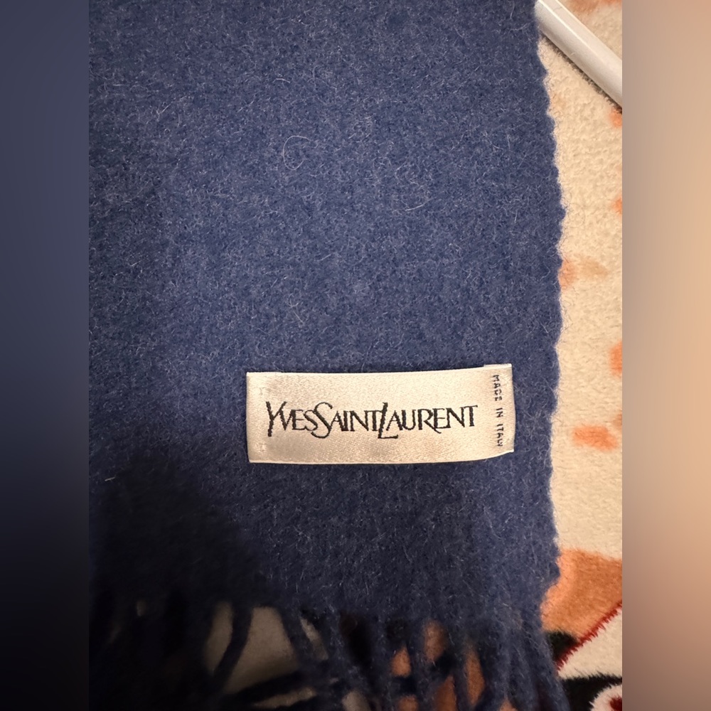 YSL scarf 
navy blue in color
100% wool